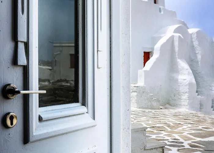 Near Paraportiani * Mykonos Town